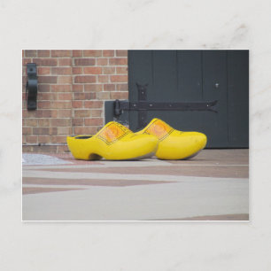 Pella, Iowa, Gult Wooden Dutch Shoes Vykort