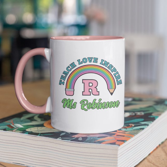 Pencil Rainbow Teach Kärlek Inspire Monogram Mugg (Skapare uppladdad)