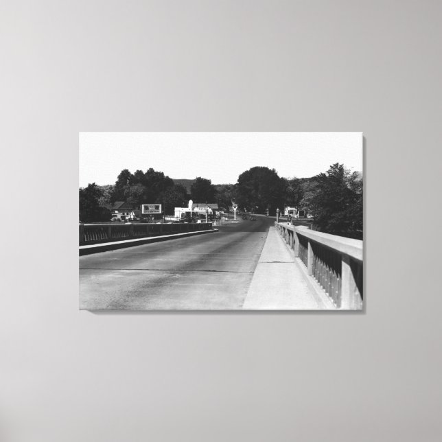 Pendleton, Oregon Öster Intrance Town View Canvastryck (Framsida)