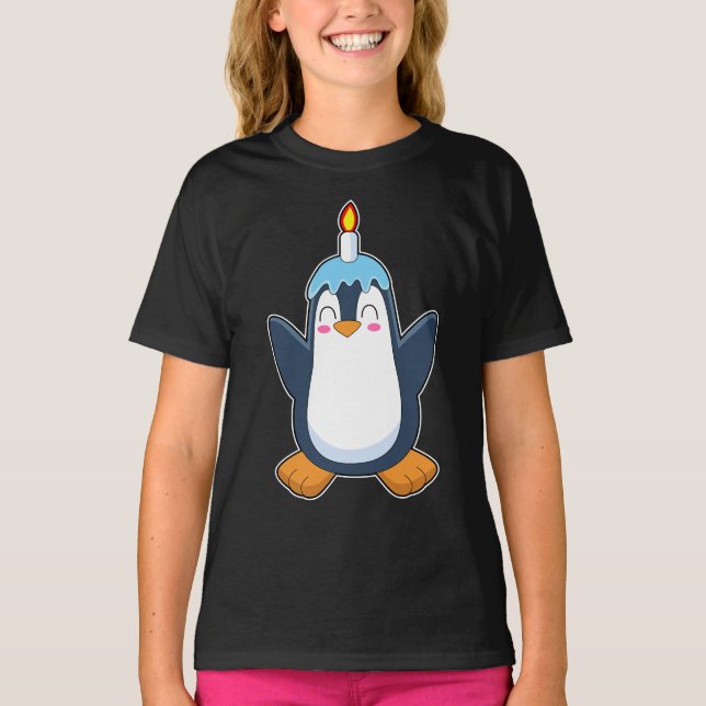 Penguin Birthday Candle T Shirt (Framsida)