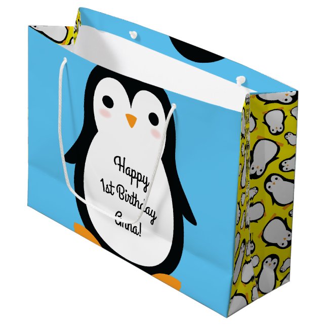 Penguin Cute Winter 1st Birthday Gift Bag (Framsidan Vinklad)