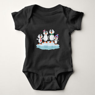 Penguin-familjens kärlek presentchristmas-födelsed t shirt
