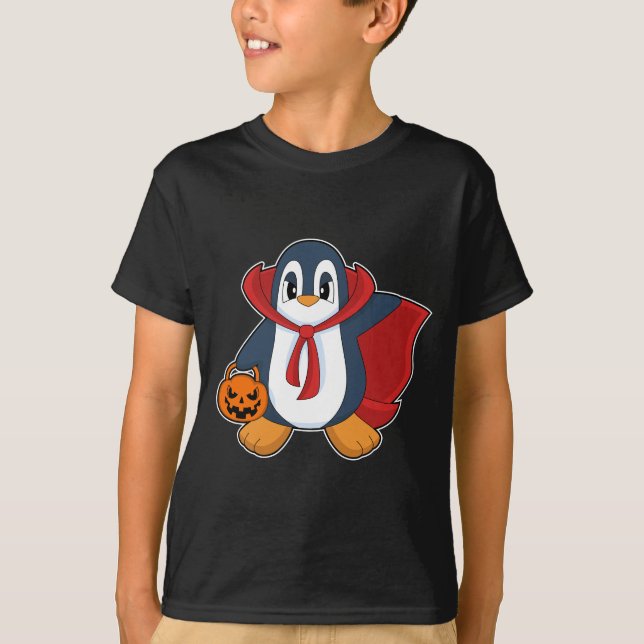 Penguin Halloween Pumpa Cape T Shirt (Framsida)