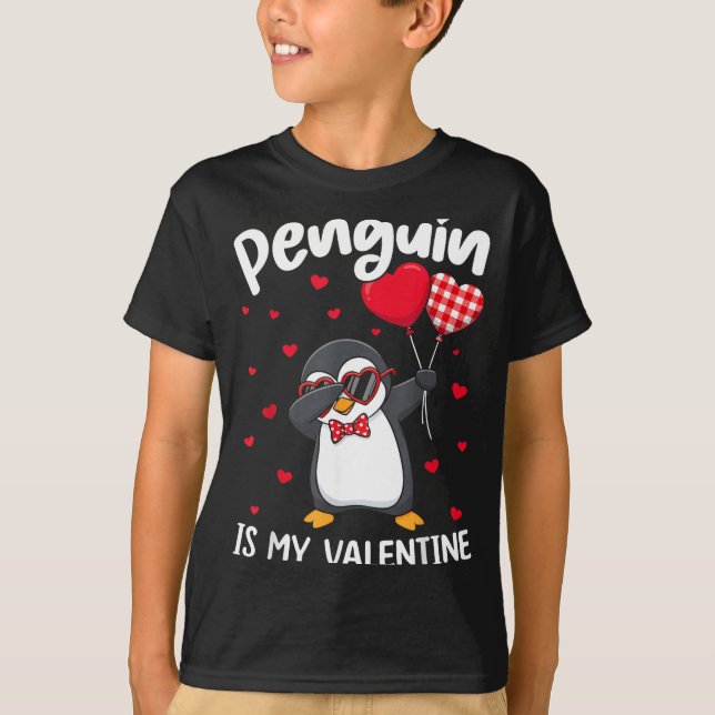 Penguin Is My Valentine Funny Bird V Day Cute Anim T Shirt (Framsida)