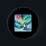 Penguin Snowboarding under Colorful Aurora Boreali Knapp<br><div class="desc">Penguin Snowboarding under Colorful Aurora Borealis Natt</div>