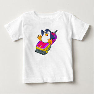 Penguin som Hairdresser med Razor T Shirt