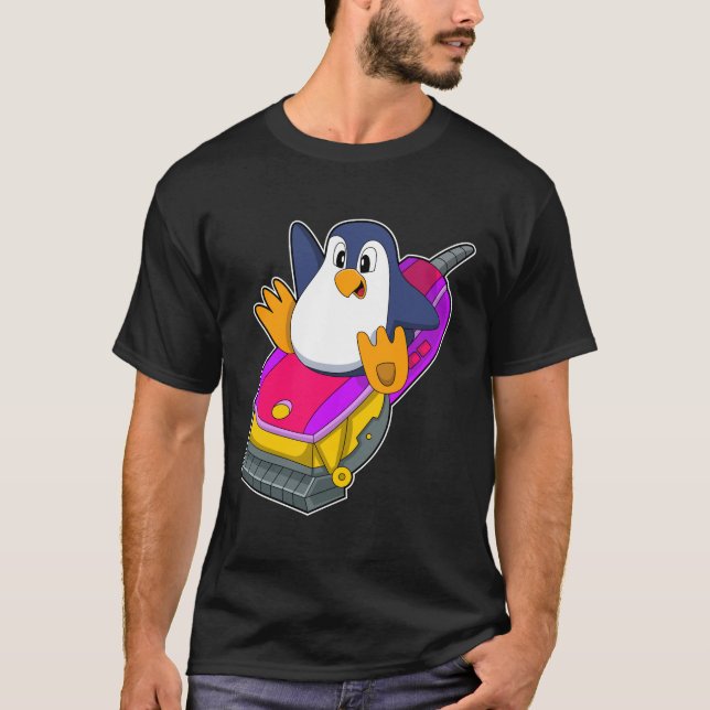 Penguin som Hairdresser med Razor T Shirt (Framsida)