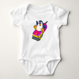 Penguin som Hairdresser med Razor T Shirt