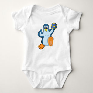 Penguin som handbollsspelare med handboll t shirt