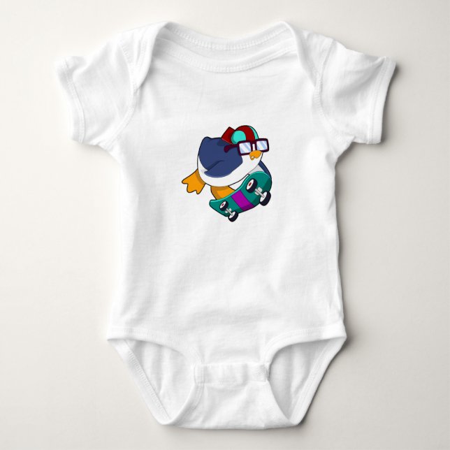 Penguin som Skater med Skateboard T Shirt (Framsida)
