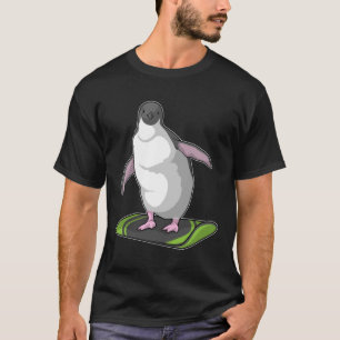 Penguin som Snowboarder med Snowboard T Shirt