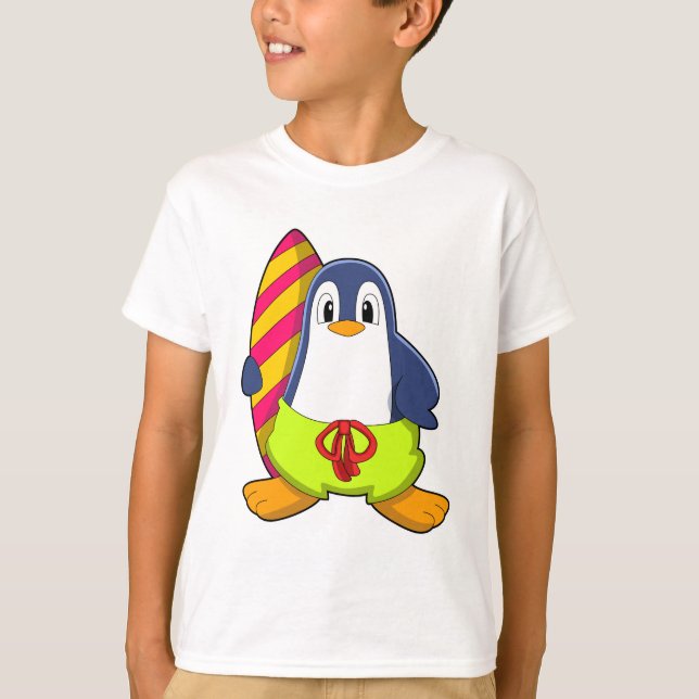 Penguin som Surfer med Surfboard T Shirt (Framsida)