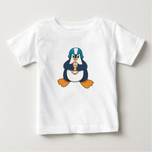 Penguin vid fotbollssportar t shirt