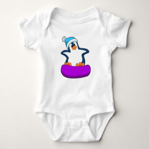 Penguin vid Snowboarding med Snowboard board T Shirt