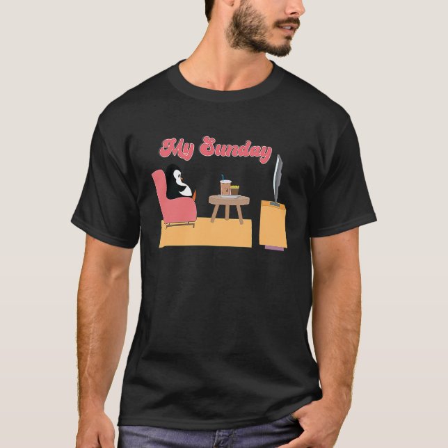 Penguin vid soffa My Söndag T Shirt (Framsida)