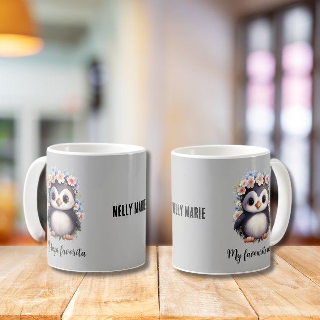 Penguins Bilingual Mi Taza Favorita Spain Grått Kaffemugg (Gray my favourite mug, mi taza favorita bilingual text, initials & custom name. Multilingual Project)