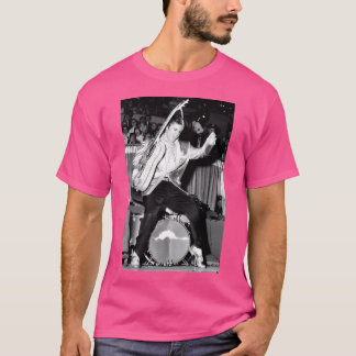 Penguins Marching över Isig Snö Fält T Shirt