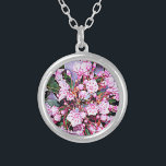 Pennsylvania Mountaines Laurel Silverpläterat Halsband<br><div class="desc">Pennsylvanias statsblomma är bergsLaurel.  Det är också statsblomman av Connecticut.</div>