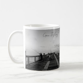 Pensacola Beach Pier Mugg - Borta och fiskar!