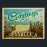 Pensacola Beach Vintage resor Poster<br><div class="desc">I Hälsning från Pensacola-vintagens vykort finns en sandstrand med vackra turkoshavet vatten och över havet,  ett blå himmel med gigantiska vita moln. I vintage resor stil.</div>