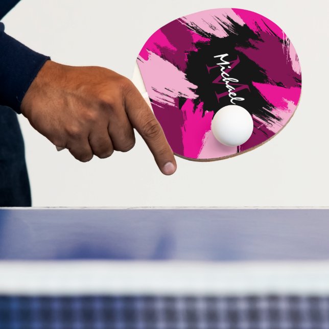 Penseldrag nyanser av het rosa namn med monogram pingisracket (Insitu)