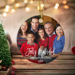 Penselskript Feliz Navidad Photo Red Back Julgransprydnad Keramik<br><div class="desc">Modern Brush Script Feliz Navidad-familjens fotojulprydnad - Red Snöflingor tillbaka</div>