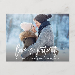 Penselskriptet Nytt Bröllop Datum Kärlek är patien Vykort