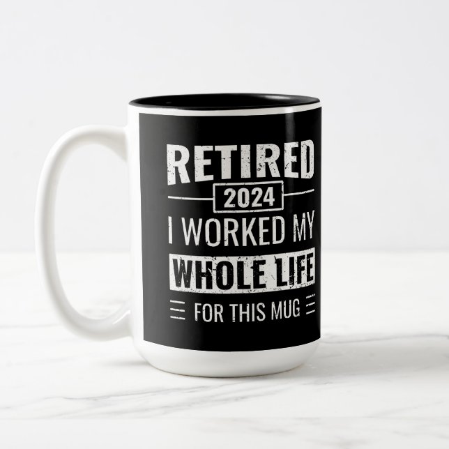 Pension 2024 Funny Gifts officiellt pensionerad Två-Tonad Mugg (Vänster)