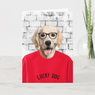 pension gyllene hämtare i rött t-shirt-kort kort