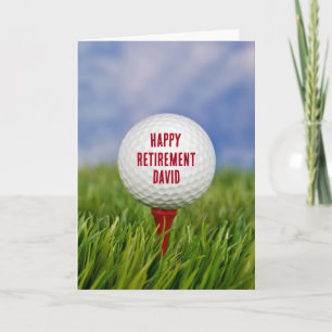 Pensionärsgolfboll på en röd tee kort
