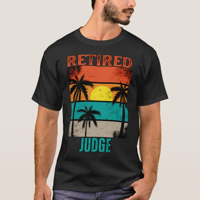 Pensionerad analytiker  Går på fisketur T Shirt (Framsida)