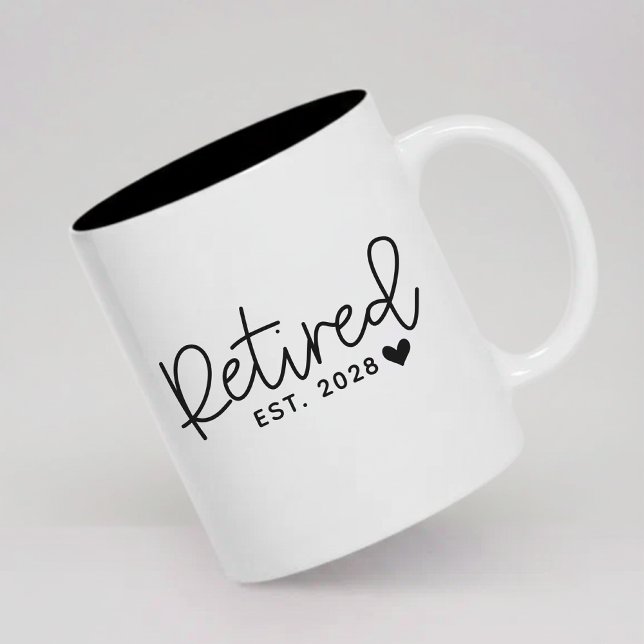 Pensionerad | Anpassat modernt manus pensionsfest Två-Tonad Mugg (Personalized Retirement Mug Gift for Boss or Coworker, Happy Retirement Mug Custom Gift for Him Her)