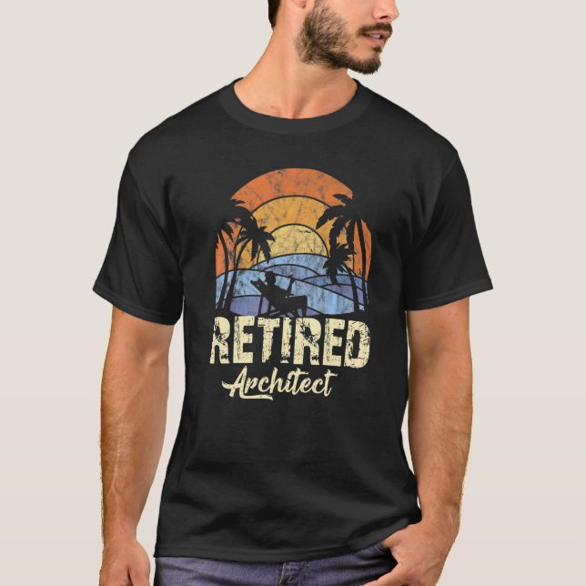 Pensionerad arkitekt   t shirt (Framsida)