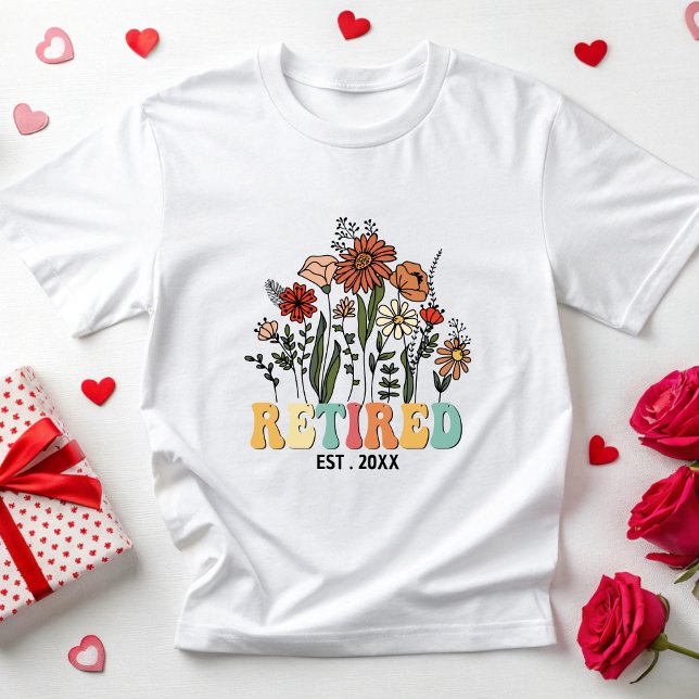 Pensionerad Blommigt Kvinnor Pension Party T Shirt (Skapare uppladdad)