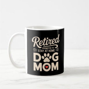 Pensionerad hundmamma pensionär hundägare kaffemugg
