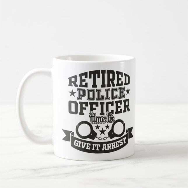 Pensionerad polisman Ge Den arresterar lustig Kaffemugg (Vänster)