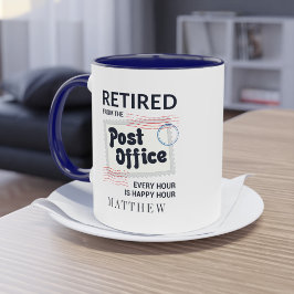 Pensionerad postarbetare som Lämnar Party-gåvor ti Mugg
