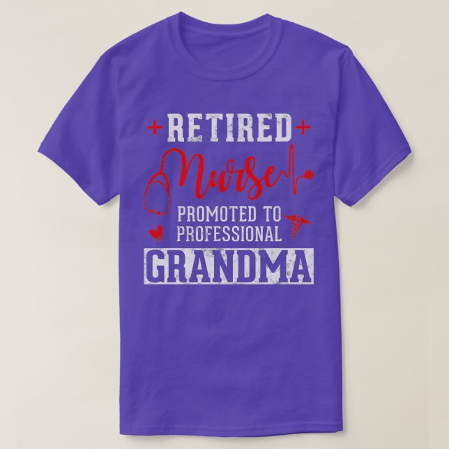 Pensionerad sjuksköterska befordrad till Professio T Shirt (Design framsida)