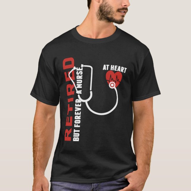 Pensionerad sjuksköterskahjärta t-shirt (Framsida)