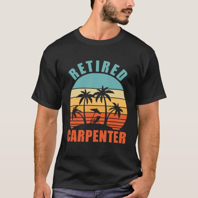 Pensionerad snickare  Snickeri Glad pension T Shirt (Framsida)