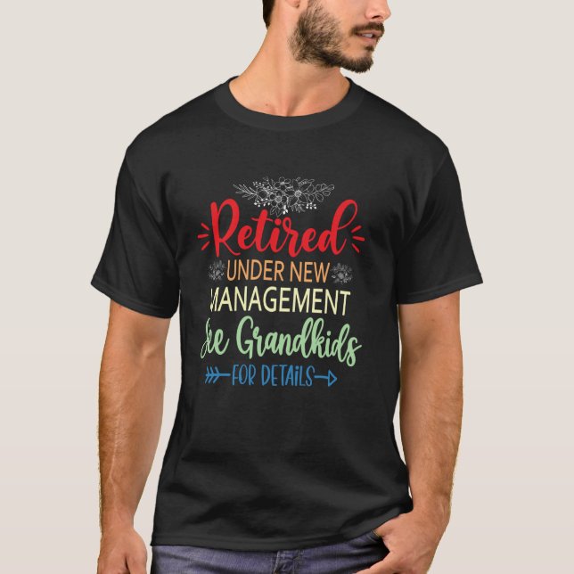 Pensionerad under ny ledning Se barnbarnen för det T Shirt (Framsida)