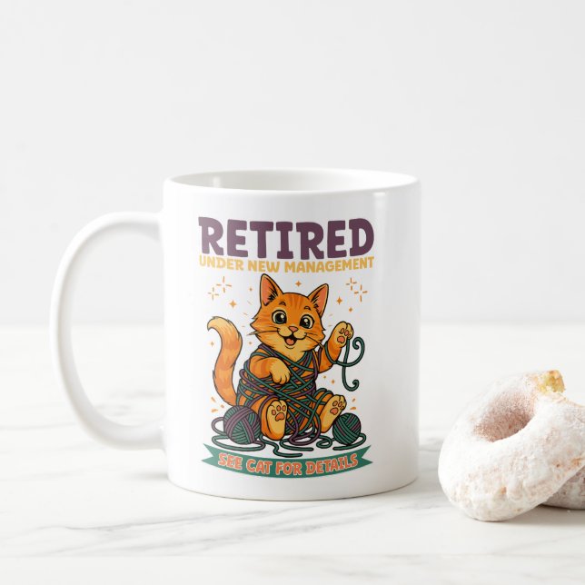 Pensionerad under ny ledning Se katt för detaljer Kaffemugg (Med munk)