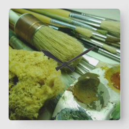 Penslar och måla fyrkantig klocka