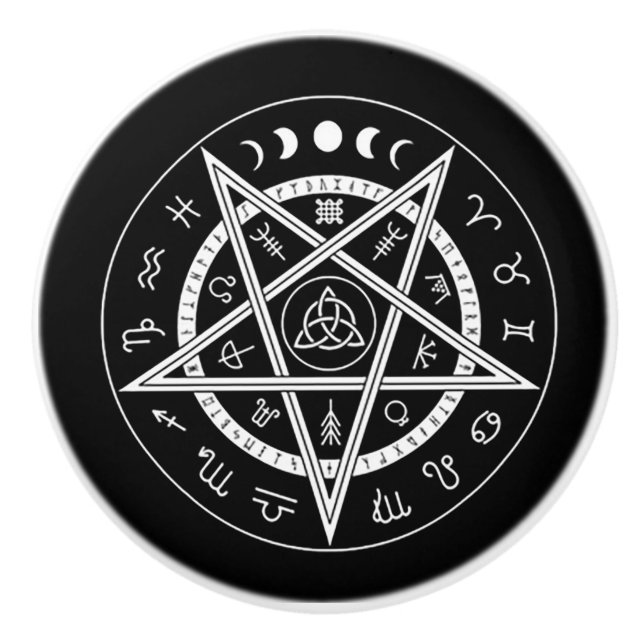 Pentagram med symboler på svart bakgrund knopp (Framsidan)