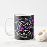 Pentagram och dödschef Hawk Moths Birthday Mugg<br><div class="desc">För den där Gothic Girl i ditt liv! Här är en Pentagram och Dödschef Hawk Moth Birthday Mugg som du kan anpassa med ditt eget födelsedagsmeddelande eller något annat meddelande som du vill. Hawkmökarna har ett Miami-filter,  så förvänta er att färg ska dyka upp!</div>