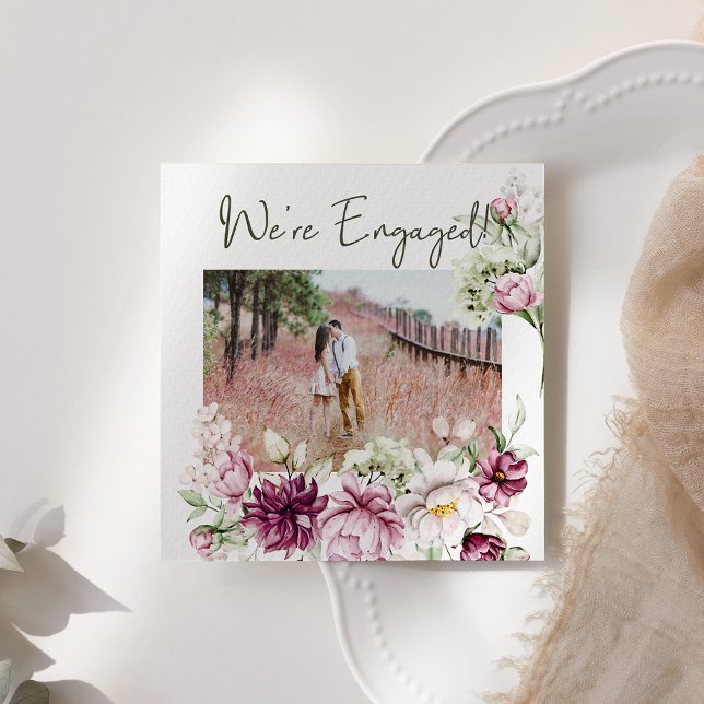 Peonies Rosa Burgundy Blommigt Lägg till bild Förl (Skapare uppladdad)