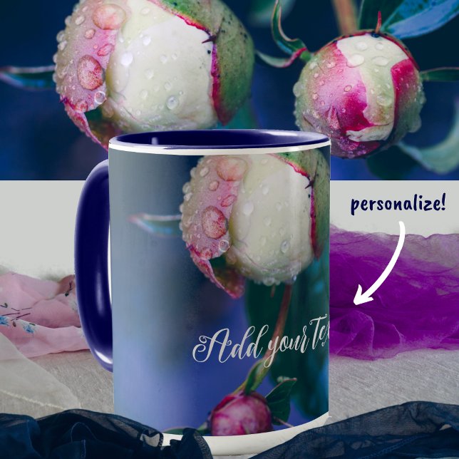 Peony-blommor efter regn mugg (Skapare uppladdad)