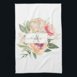 Peony och Gold Foil Bloom Monogram Namn Kökshandduk<br><div class="desc">Designat att samordna med vår Peony Bloom Monogram-samling, har den här tehandduken av anpassade en vild rosa och blommor av guld med grönt löv. Om du vill göra en mer avancerad anpassning av den här designen, t.ex. ändra layout, teckensnitt eller storlek text, klickar du på knappen "CUSTOMIZE" ovan. Observera att...</div>