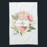 Peony och Gold Foil Bloom Monogram Namn Kökshandduk<br><div class="desc">Designat att samordna med vår Peony Bloom Monogram-samling, har den här tehandduken av anpassade en vild rosa och blommor av guld med grönt löv. Om du vill göra en mer avancerad anpassning av den här designen, t.ex. ändra layout, teckensnitt eller storlek text, klickar du på knappen "CUSTOMIZE" ovan. Observera att...</div>