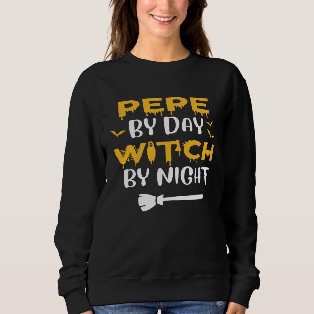 Pepe By Day Witch By Night  Dad  Halloween Costume T Shirt (Framsida)